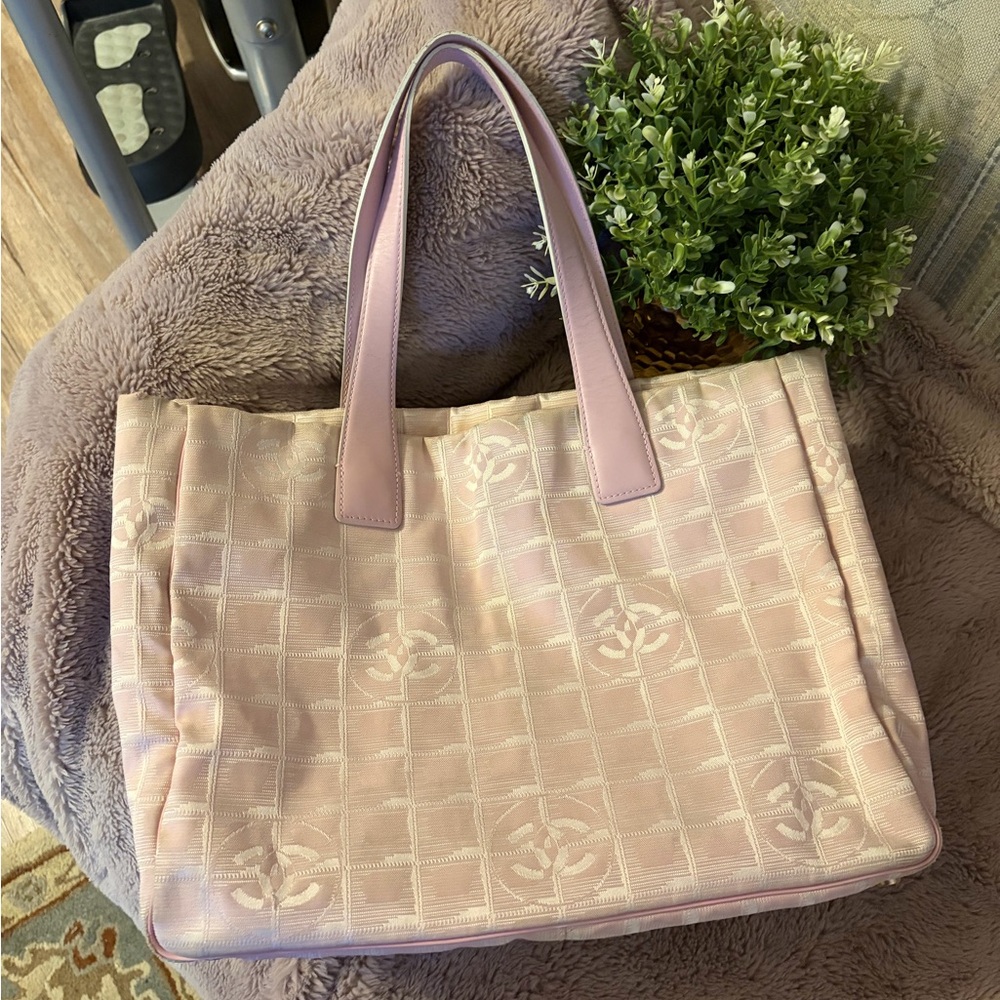 🩷Authentic CHANEL- Pink Tote bag🩷